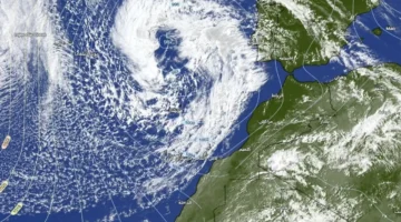 الأرصاد الجوية تحذر من اضطرابات جوية وأمطار رعدية في مناطق متفرقة بالمملكة